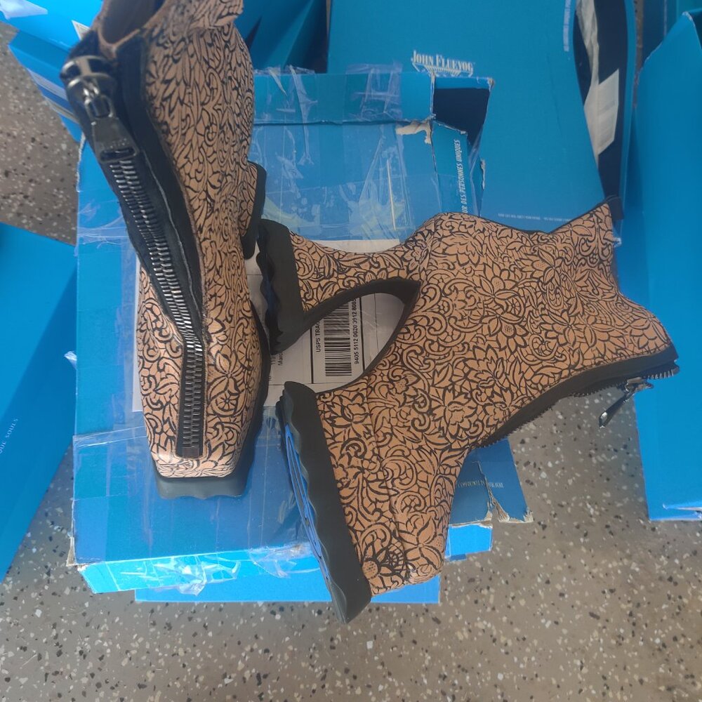 John Fluevog Petunia boots size 13W 11M New